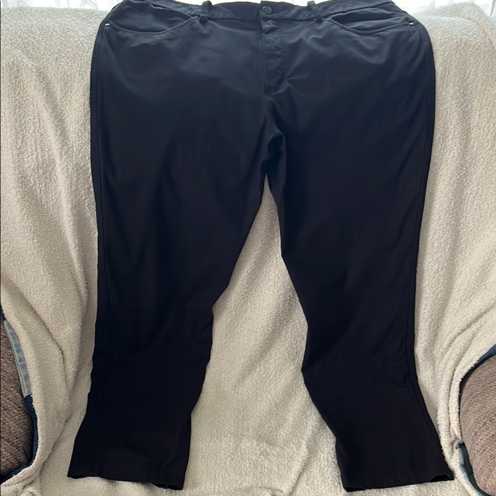 Men's Lululemon Black Pants Approx 38 x 31 1/2.